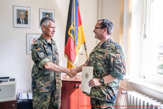 Beförderung zum Oberstarzt der Reserve